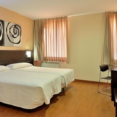 Hotel El Paso Honroso Оспіталь-де-Орбіґо Номер фото